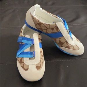 Coach Juli shoes beige with blue velcro strap 7.5M